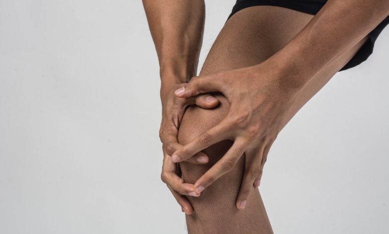 Dor no joelho depois do treino. Saiba quando se preocupar!